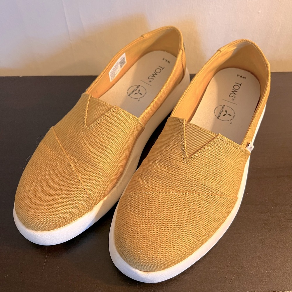 Tom’s Alpargata Mallow - mustard yellow - 9.5 wide